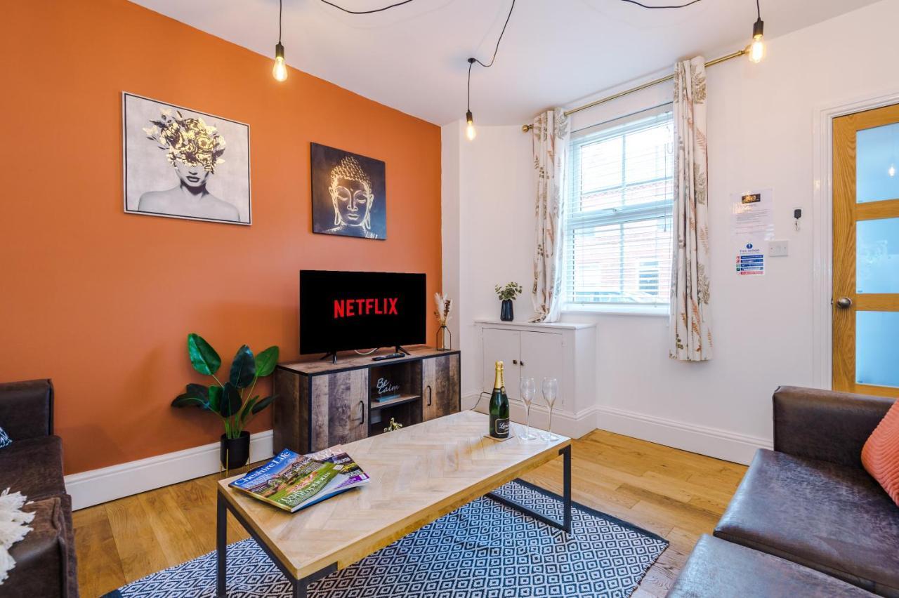 Pristine 2-Bed House In Chester By 53 Degrees Property, Ideal For Families & Small Groups, Great Location - Sleeps 6 Hough Green Esterno foto