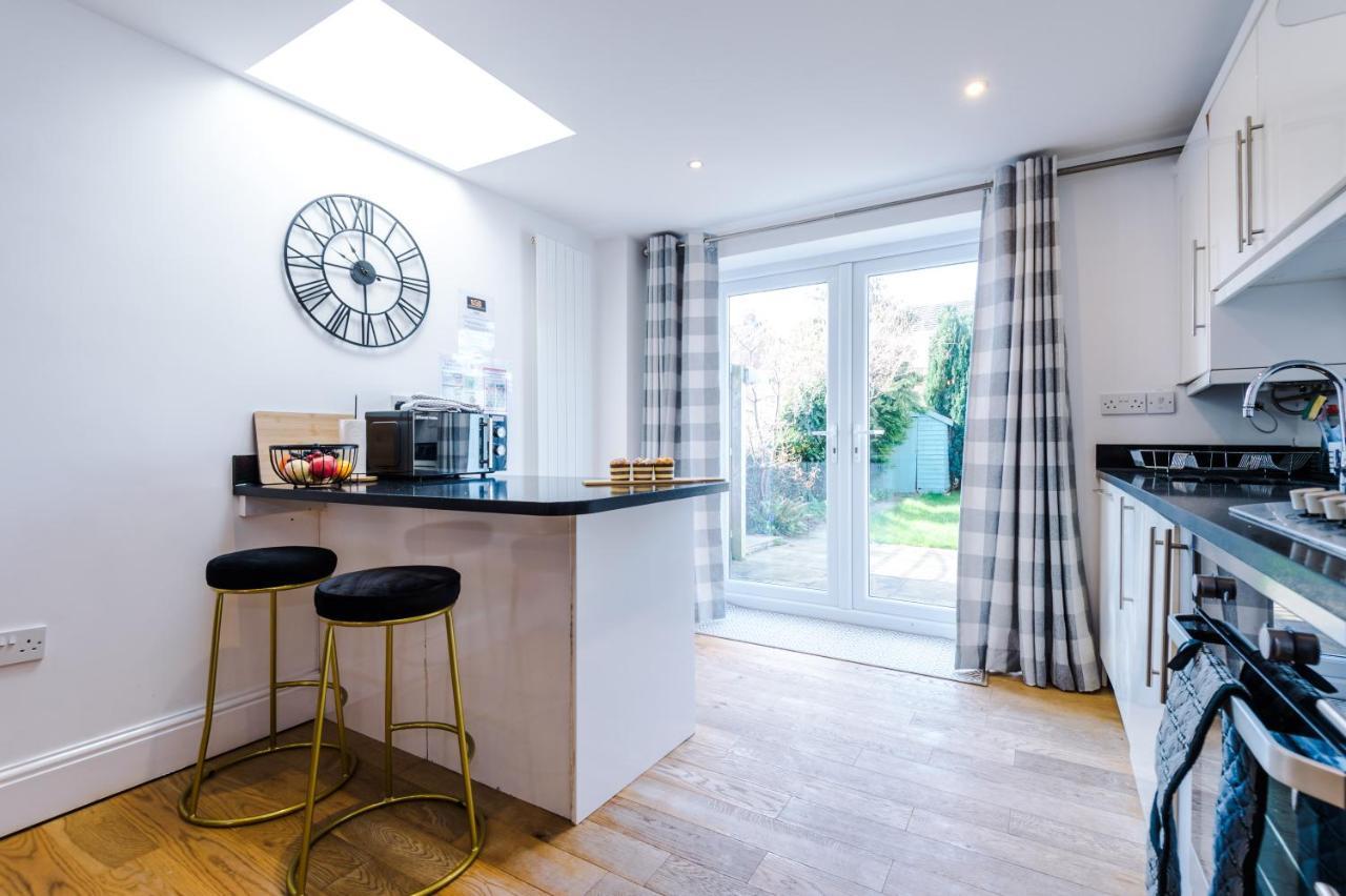 Pristine 2-Bed House In Chester By 53 Degrees Property, Ideal For Families & Small Groups, Great Location - Sleeps 6 Hough Green Esterno foto