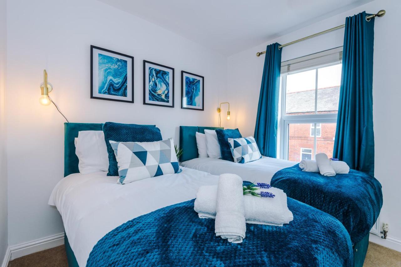 Pristine 2-Bed House In Chester By 53 Degrees Property, Ideal For Families & Small Groups, Great Location - Sleeps 6 Hough Green Esterno foto
