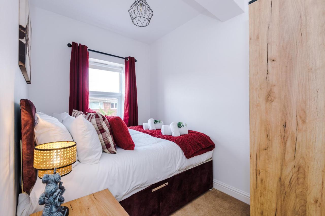 Pristine 2-Bed House In Chester By 53 Degrees Property, Ideal For Families & Small Groups, Great Location - Sleeps 6 Hough Green Esterno foto